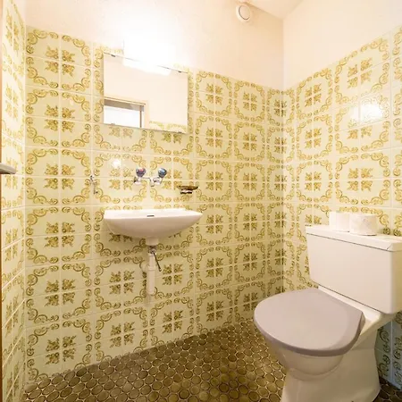 شقة 6404 Geraeumige 2,5 Maisonette-wohnung Im Dachgeschoss Mit Balkon Und Blick Auf Den