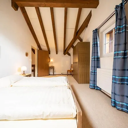 6404 Geraeumige 2,5 Maisonette-wohnung Im Dachgeschoss Mit Balkon Und Blick Auf Den