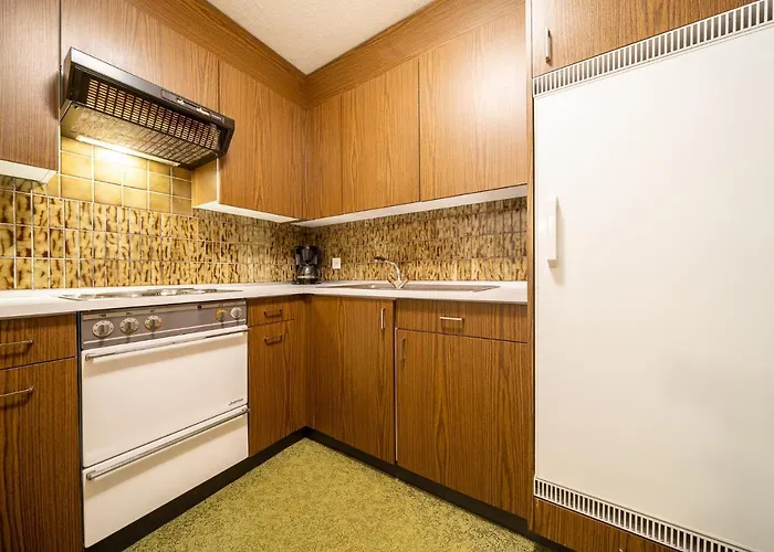 Appartamento 6404 Geraeumige 2,5 Maisonette-wohnung Im Dachgeschoss Mit Balkon Und Blick Auf Den