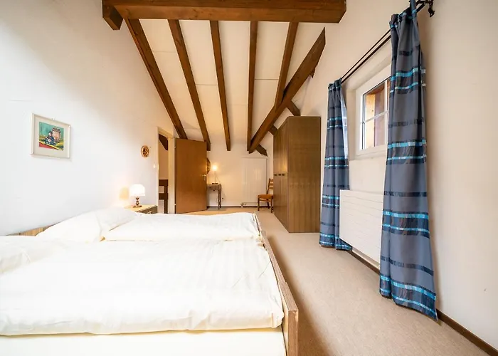 6404 Geraeumige 2,5 Maisonette-wohnung Im Dachgeschoss Mit Balkon Und Blick Auf Den