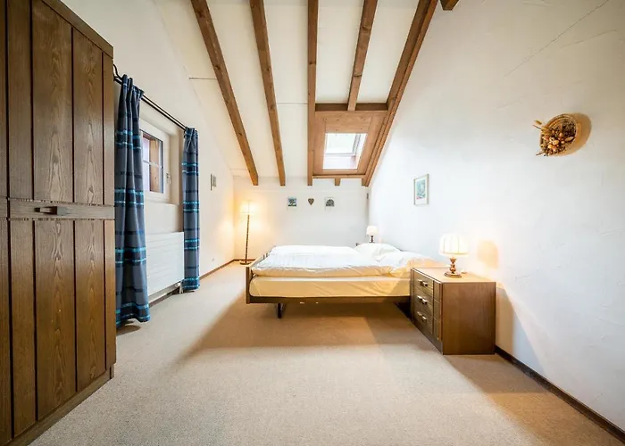 6404 Geraeumige 2,5 Maisonette-wohnung Im Dachgeschoss Mit Balkon Und Blick Auf Den Apartman *