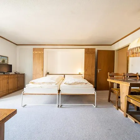 6404 Geraeumige 2,5 Maisonette-wohnung Im Dachgeschoss Mit Balkon Und Blick Auf Den