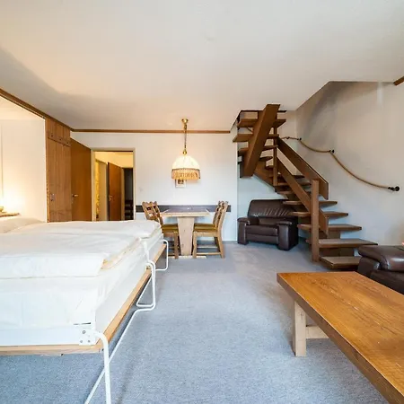 شقة 6404 Geraeumige 2,5 Maisonette-wohnung Im Dachgeschoss Mit Balkon Und Blick Auf Den